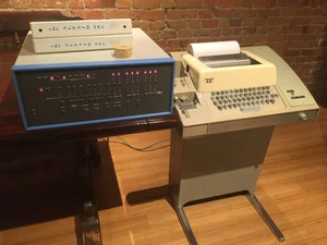 SCP-079 올드 AI - 1970년대 Altair 8800 마이크로컴퓨터